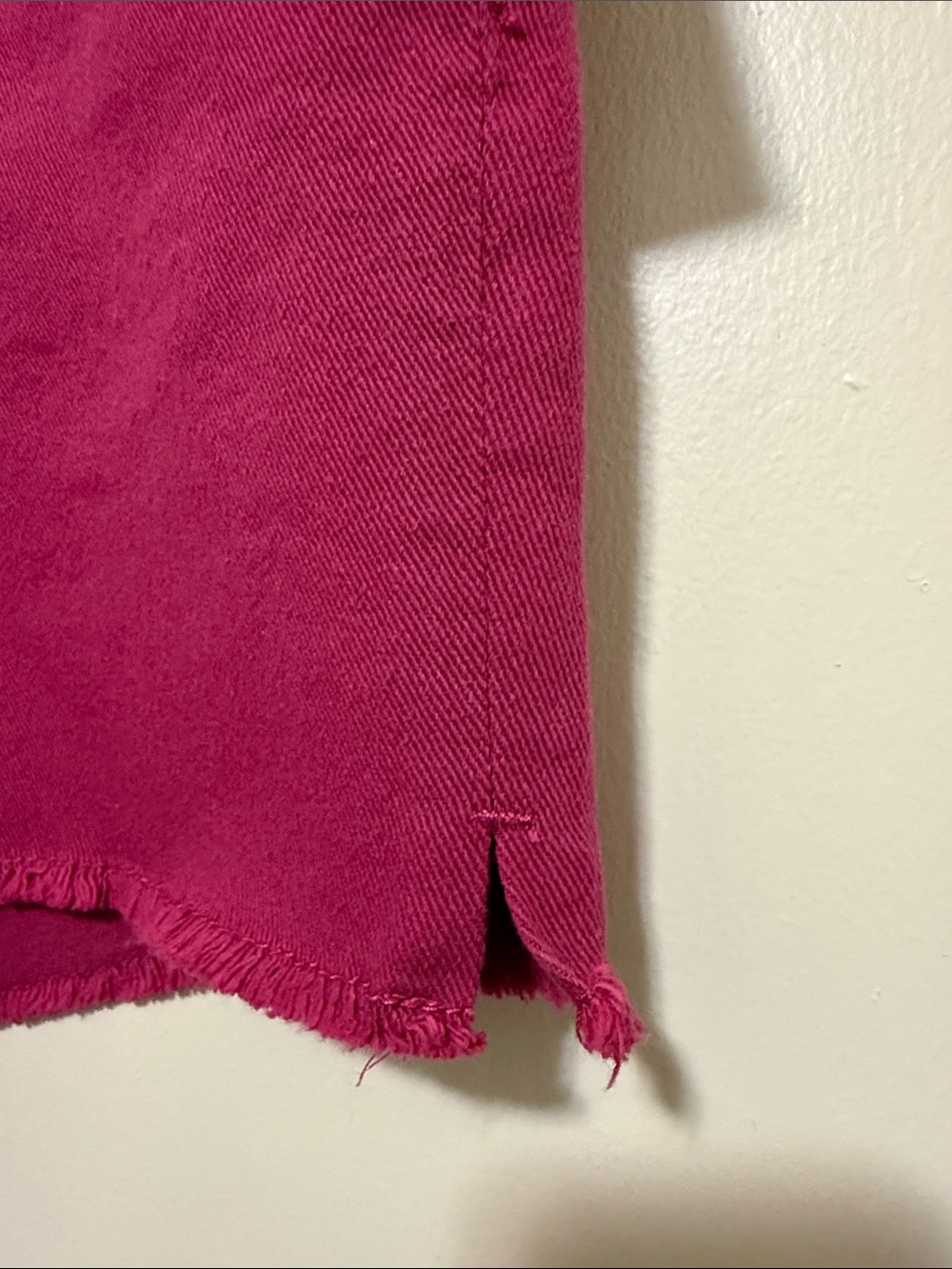 Kut from the Kloth Magenta Frayed Hem Denim Shorts - Picture 3 of 6